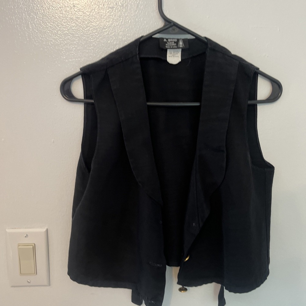 A.Brod Woman's Black Vest Size Small metallic Buttons